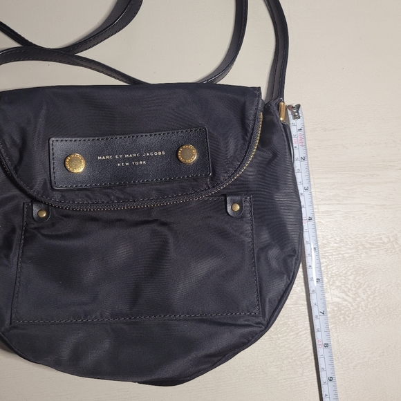 Marc by Marc Jacobs Nylon Sadle Crossbody Handbag Black and Gold - Picture 5 of 9